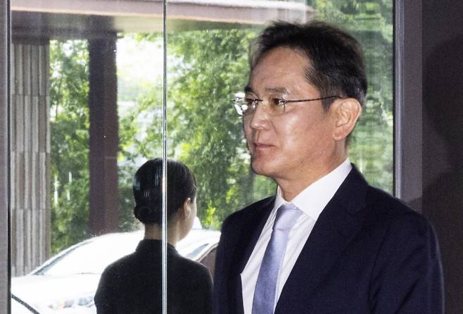 이재용 삼성전자 회장이 2분기 주식재산 평가액 1위에 올랐다. 사진은 지난 5월30일 서울 중구 신라호텔에서 열린 '2025년 삼성호암상 시상식'에 참석한 이 회장의 모습. / 사진=뉴시스 정병혁 기자 /사진=정병혁