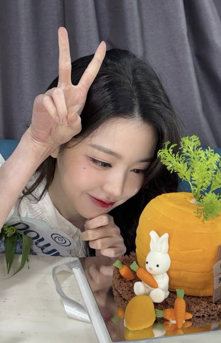 장원영 소셜 계정 캡처