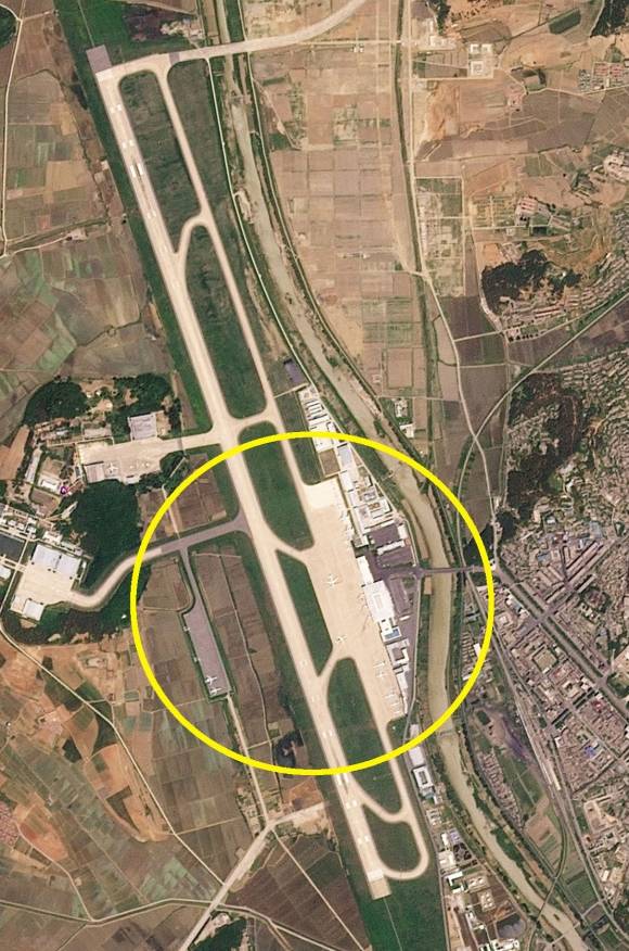 일류신(IL)-76일 가능성이 있는 수송기들이 지난달 4일 북한 평양 순안국제공항에서 포착됐다. 출처=플래닛 랩스