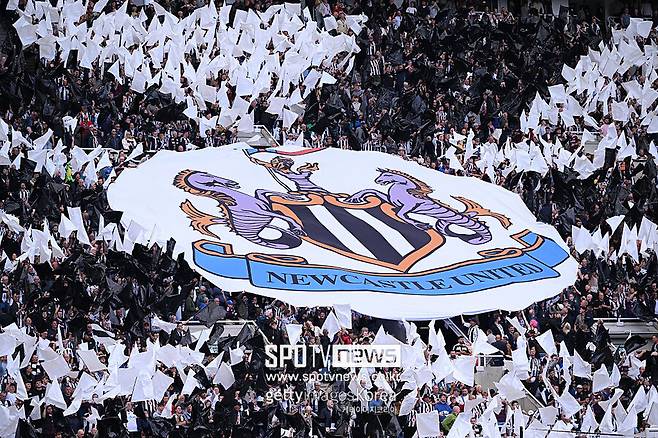 ▲ 영국 언론 역시 아시아 투어를 앞둔 뉴캐슬의 방문국에 대한 안이한 역사 인식에 우려를 나타냈다. 정론지 '텔레그래프'는 "뉴캐슬은 서드 킷 출시 홍보 영상에 제2차 세계대전 관련 요소를 포함한 것에 대해 공식 사과했다"고 보도했다.