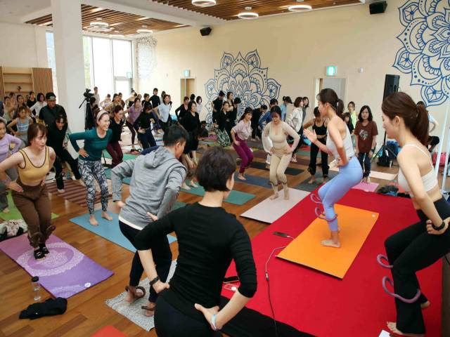 선샤인 밀양 테마파크 내 요가컬처타운.