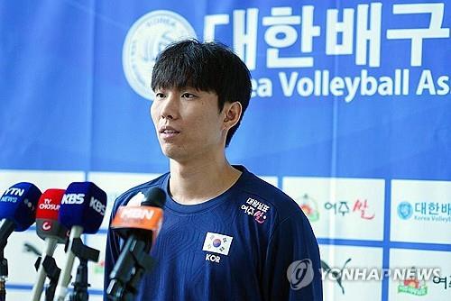 5월 남자배구 대표팀 소집 때 인터뷰하는 황택의 / 사진=연합뉴스