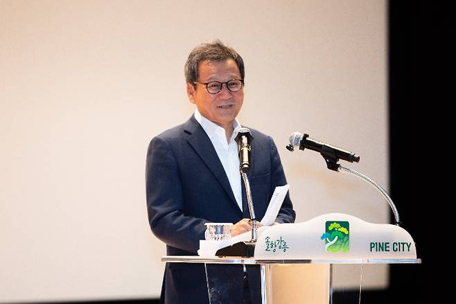 민선8기 3주년 기념 7월 월례조회에서 발언하고 있는 김홍규 강릉시장. 강릉시 제공