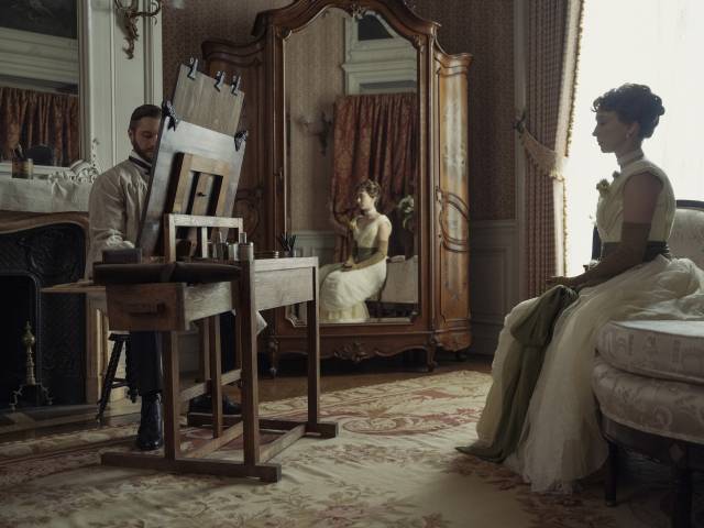 . 글래이스(타이사 파미가)는 부유한 철도 재벌 조지와 버사 러셀의 딸로 신흥부호지만 어린 시절부터 부유하게 자라 어머니 버사의 계획에 맞서 반발한다. 사진 제공=HBO