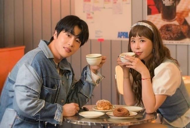 문원과 신지. 사진ㅣ제이지스타