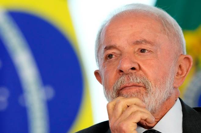 룰라 브라질 대통령의 지지율이 역대 최저로 떨어졌다. 2026년 대선에서 4선 도전이 위태롭다. AP 뉴시스
