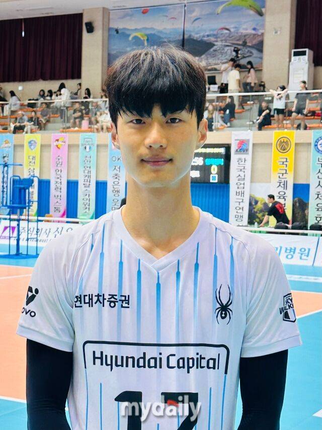 5일 충청북도 단양에서 펼쳐진 ‘2025 한국실업배구&프로배구 퓨처스 챔프전 단양 대회’에서 인터뷰를 진행한 현대캐피탈 임성하 /최병진 기자