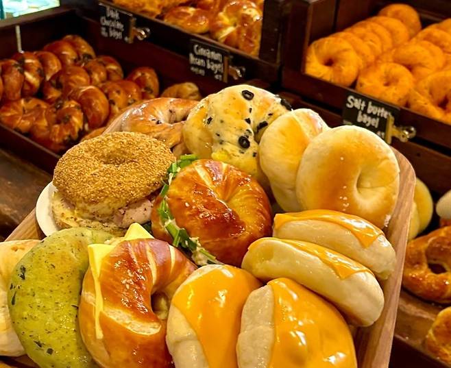 런던베이글뮤지엄의 다양한 베이글 제품. 런던베이글뮤지엄 인스타그램 캡처