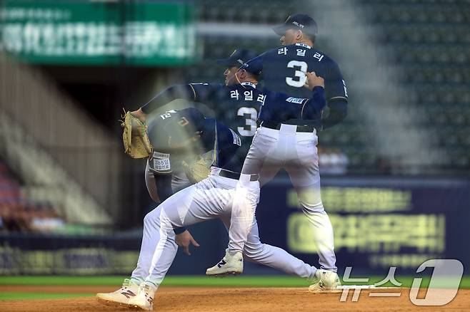 투구하는 NC 다이노스 외국인 투수 라일리 톰슨. 2025.6.17/뉴스1 ⓒ News1 박정호 기자