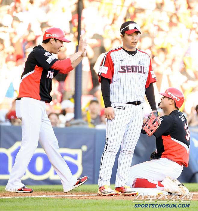 29일 잠실구장에서 열린 LG 트윈스와 KIA 타이거즈의 경기. 6회초 1사 2,3루 KIA 김석환이 이틀 연속 3루타를 날린 뒤 환호하고 있다. 잠실=박재만 기자 pjm@sportschosun.com