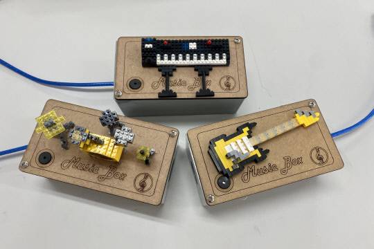 '동아마이스터고와 함께하는 코딩의 세계' 프로그램에서 학생들이 만든 레고 악기. 정인선 기자