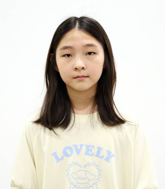 제11회 중앙학생시조백일장 초등부 대상을 수상한 서울선곡초 김다은양. 김현동 기자