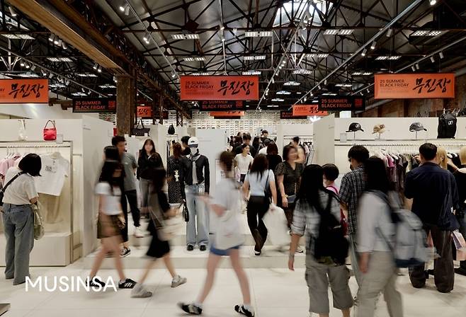 무신사 스토어 성수@대림창고 내부 모습 <사진=무신사>