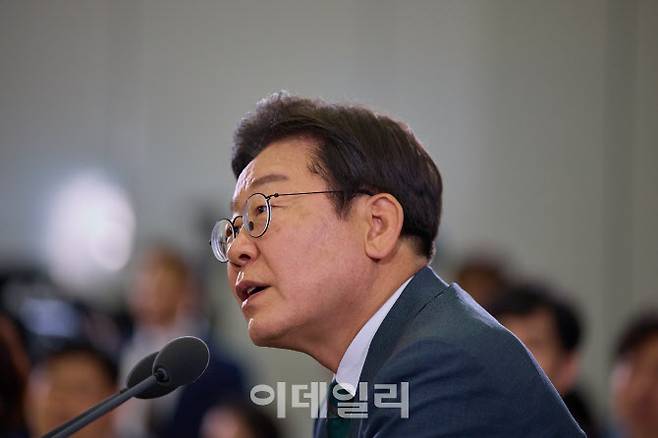 이재명 대통령이 4일 대전 유성구 대전컨벤션센터에서 열린 ‘충청에서 듣다, 충청 타운홀 미팅’에서 발언을 하고 있다.(사진=대통령실)