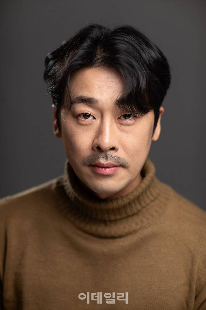 연극 ‘임대아파트’로 연출 도전에 나선 배우 이정연