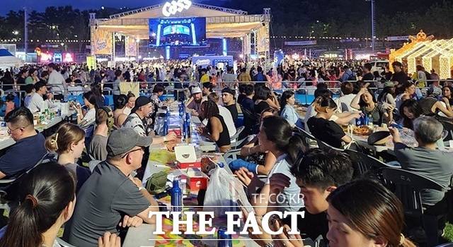 '2025 대구치맥폐스티벌'에서 외국 관광객을 위한 '대구관광 글로벌존'은 축제 기간 5일간 전석(1일 120석) 매진을 기록할 정도로 인기가 높았다. /대구시