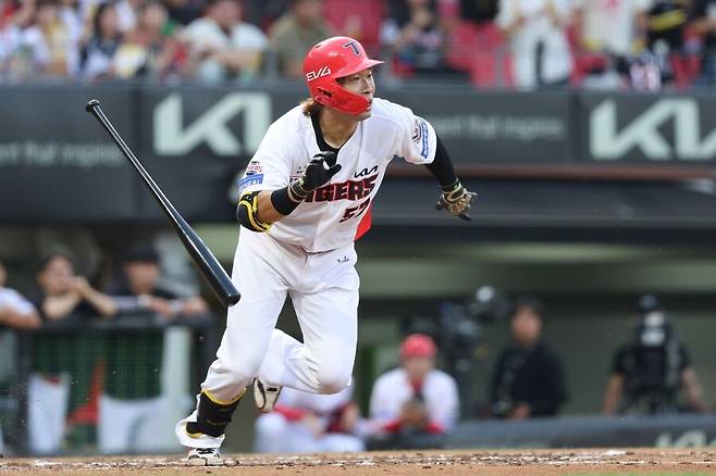 ▲ KIA는 찬스 때 칠 수 있는 베테랑 타자가 부족했고, 고종욱은 그 약점을 깔끔하게 지우며 개인적으로도 큰 반등을 이뤄냈다 ⓒKIA타이거즈