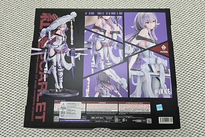 - 박스 뒤에서는 상품의 세부 모습을 보여준다