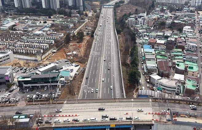 호남고속도로 동광주 나들목(IC)에서 광산IC까지 11.2km 구간은 고속도로이자 도심 도로 기능을 하며, 상습적인 교통 정체가 발생하고 있다. 한국도로공사 제공