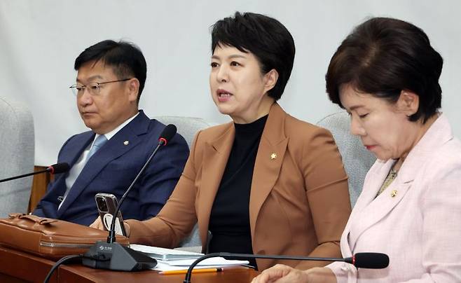 김은혜 국민의힘 원내정책수석부대표가 8일 서울 여의도 국회에서 열린 원내대책회의에 발언하고 있다. 사진-박범준 기자