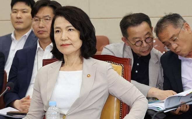 7일 국회에서 열린 과학기술정보방송통신위원회 전체회의에 이진숙 방통위원장이 참석해 자리하고 있다. 연합뉴스