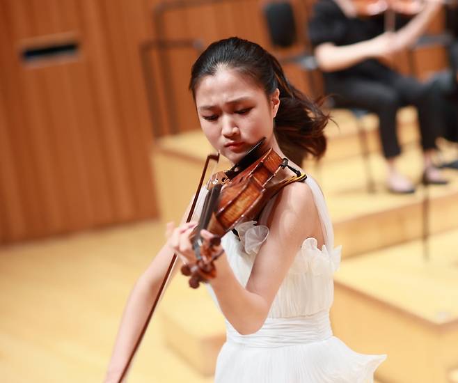 바이올리니스트 김서현. / 사진출처. 한경아르떼필하모닉.