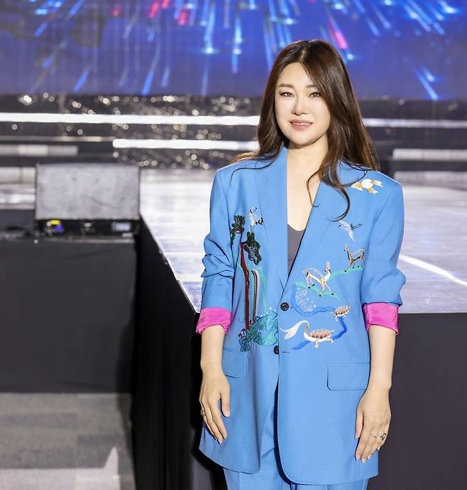 윤일향 시니어패션모델협회 이사장.