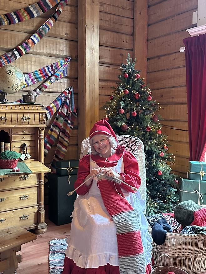 산타 부인 미세스 산타클로스. /사진= 강예신 기자