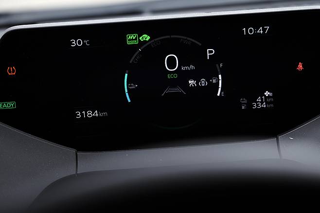 13.6kWh의 배터리를 덕분에 적재적소에 '전기의 힘'을 더할 수 있다. 사진: 김학수 기자