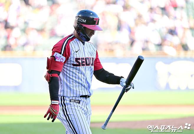 LG 트윈스 염경엽 감독이 후반기 반등을 위해 옆구리 부상에서 돌아올 오스틴 딘과 함께 오지환·문보경·박동원의 반등을 간절하게 소망했다. 엑스포츠뉴스 DB