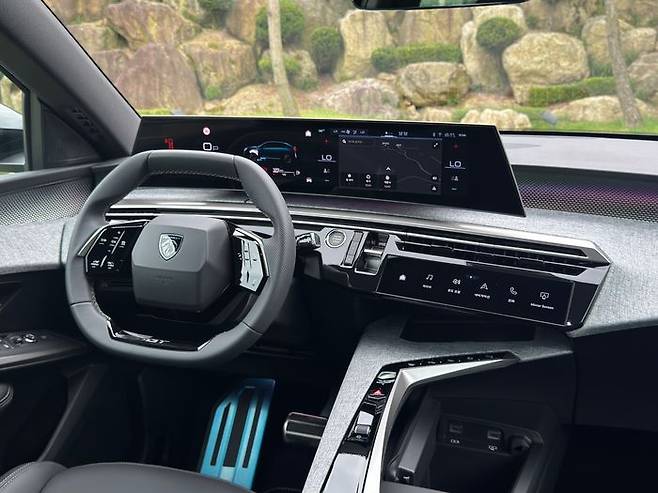 푸조 3008 인테리어 ⓒ데일리안 편은지 기자