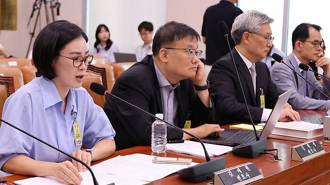 9일 국회 법제사법위원회 전체회의에서 열린 검찰개혁 법안 관련 공청회에서 김예원 변호사가 법안에 대한 의견을 진술하고 있다.