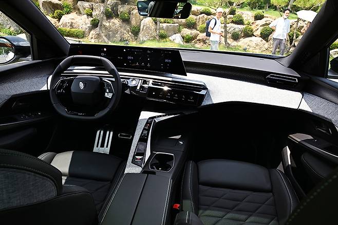 푸조 올 뉴 3008 스마트 하이브리드. 사진: 김학수 기자