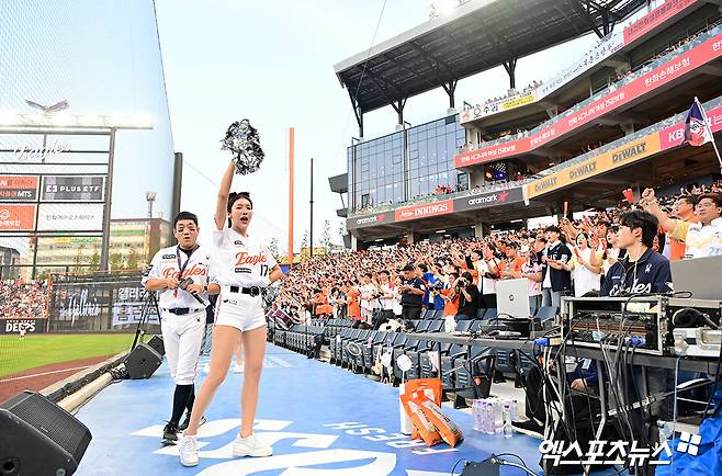 8일 대전 한화생명 볼파크에서 열린 2025 신한 SOL Bank KBO리그 KIA 타이거즈와 한화 이글스의 경기, 이날 경기는 오후 5시 11문 기준 1만7000석 전석 매진을 달성했다. 한화의 시즌 37번째 매진이다. 대전, 김한준 기자