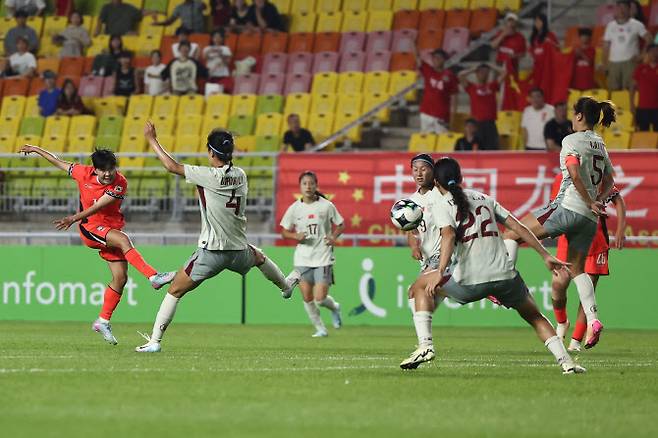 9일 수원월드컵경기장에서 열린 2025 동아시아축구연맹(EAFF) E-1 챔피언십(동아시안컵) 여자부 대한민국 대 중국 경기. 한국 지소연이 동점골을 넣고 있다. 사진=연합뉴스