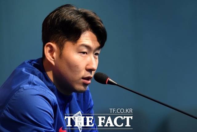 손흥민이 올여름 이적시장의 뜨거운 카드로 부상했다. 사진은 지난해 3월 서울월드컵경기장에서 열린 2026 FIFA 북중미 월드컵 2차 예선 대한민국과 태국 경기 전 기자회견에 참석해 취재진 질문에 답하는 손흥민의 모습. /서울월드컵경기장=남용희 기자