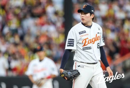 9일 대전 한화생명볼파크에서 열린 KIA 타이거즈와의 주중 3연전 2차전에서 엄상백에 이어 투입된 조동욱이 투구를 준비하고 있다. 한화이글스 제공