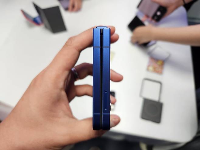 갤럭시Z플립7. 사진=김대영 기자