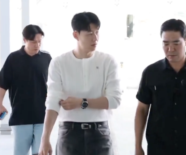 손흥민 출국 사진. X 캡처