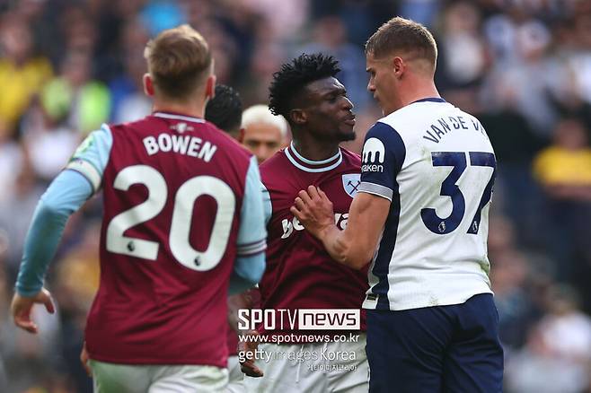 ▲ 쿠두스는 주로 우측 윙어 또는 공격형 미드필더로 뛰며, 손흥민과는 반대편에서 뛸 가능성이 크지만, 현대 축구에서 윙어들의 위치는 전술에 따라 유동적이다. 게다가 쿠두스는 좌측에서도 활동이 가능하며, 손흥민의 컨디션이나 계약 상황에 따라 주전 경쟁도 충분히 예상된다.