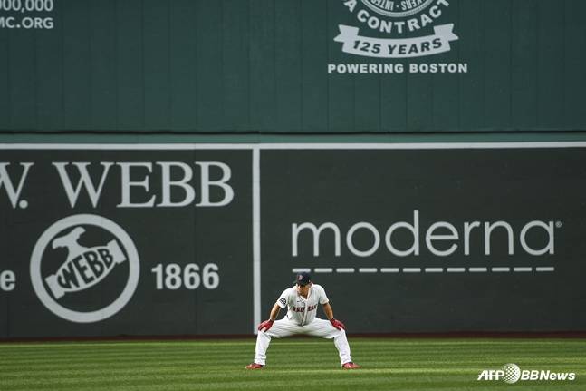 경기를 앞두고 훈련하고 있는 요시다. /AFPBBNews=뉴스1