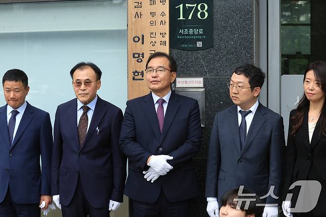 채수근 해병 순직 사건을 수사하는 순직해병 특별검사팀 이명현 특별검사가이 지난 2일 오전 서울 서초구 서초중앙로 특검사무실 앞에서 가진 현판식에서 발언을 하고 있다. 2025.7.2/뉴스1 ⓒ News1 박정호 기자