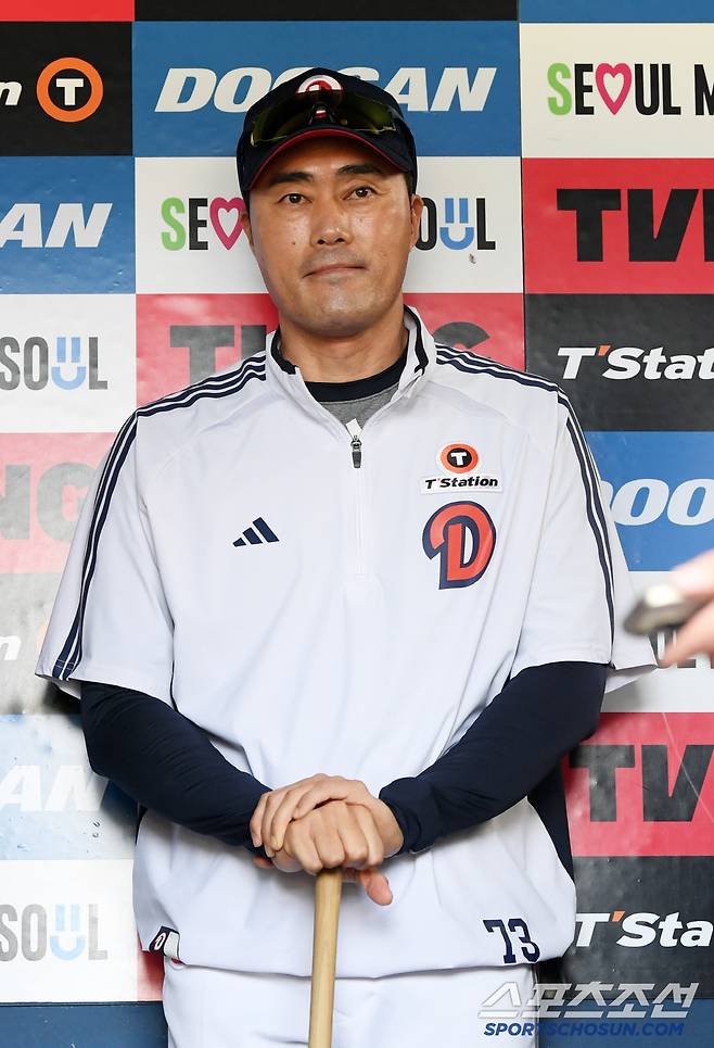 3일 잠실구장에서 열린 두산 베어스와 KIA 타이거즈의 경기. 두산 조성환 감독대행이 인터뷰를 하고 있다. 잠실=박재만 기자 pjm@sportschosun.com/2025.06.03/