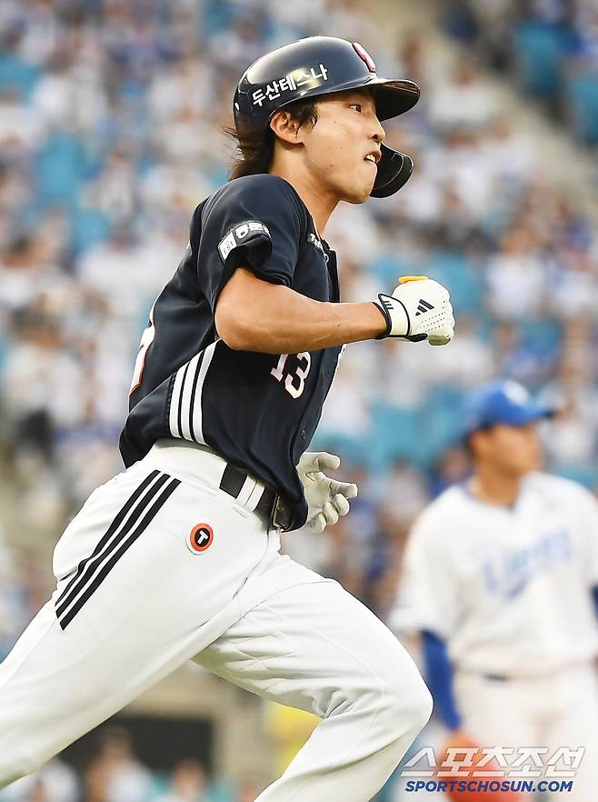 18일 대구 라이온즈파크에서 열린 두산-삼성전. 3회초 2사 이유찬이 2루타를 치고 있다. 대구=정재근 기자 cjg@sportschosun.com/2025.6.18/