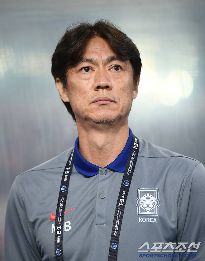 11일 오후 경기도 용인미르스타디움에서 열린 E-1 챔피언십(동아시안컵) 한국과 홍콩의 경기. 홍명보 감독이 경기 시작을 기다리고 있다. 용인=정재근 기자 cjg@sportschosun.com/2025.7.11/