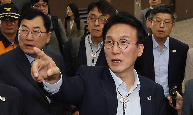 김민석 국무총리가 11일 경북 경주시 화백컨벤션센터(HICO)를 방문해 APEC 정상회의 준비 상황을 점검하고 있다. 연합뉴스