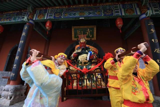 산시성 제저우 관우의 사당 관제묘에서 관우 탄신일을 맞아 관우를 기리는 행사가 진행되고 있다. 바이두 캡쳐