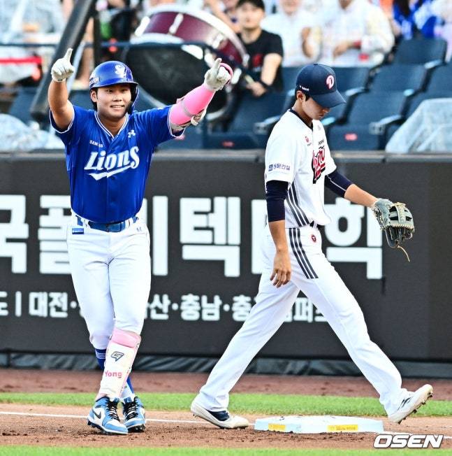 남부 이창용(삼성)이 11일 열린 2025 KBO 퓨처스 올스타전에서 1회초 1타점 적시타를 터트린 후 세리머니를 하고 있다.