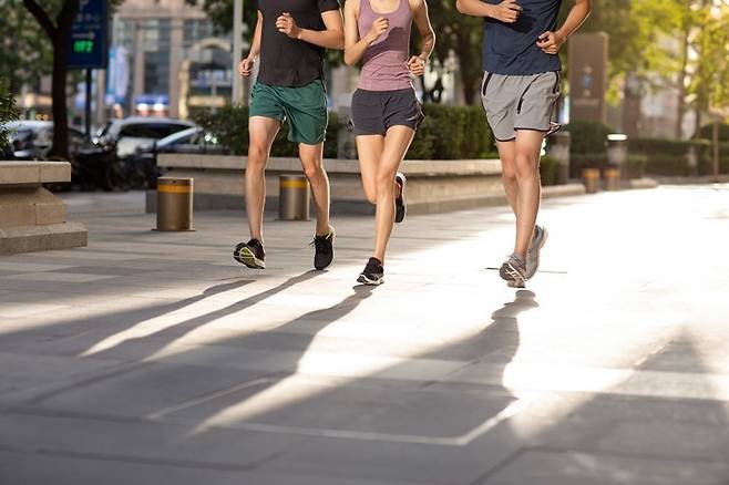 한국 성인 10명 중 7명이 중강도 이상의 신체활동을 실천하지 않는 것으로 조사됐다. 게티이미지뱅크