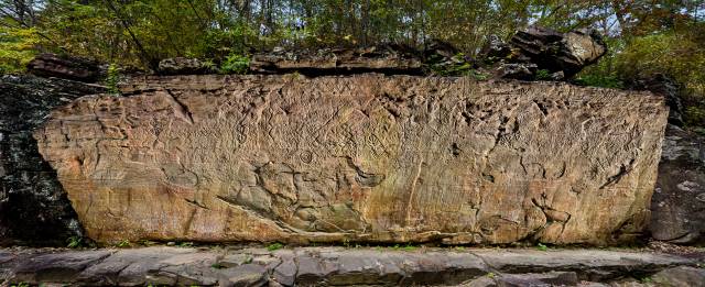 천전리 명문과 암각화. 사진제공=울산시
